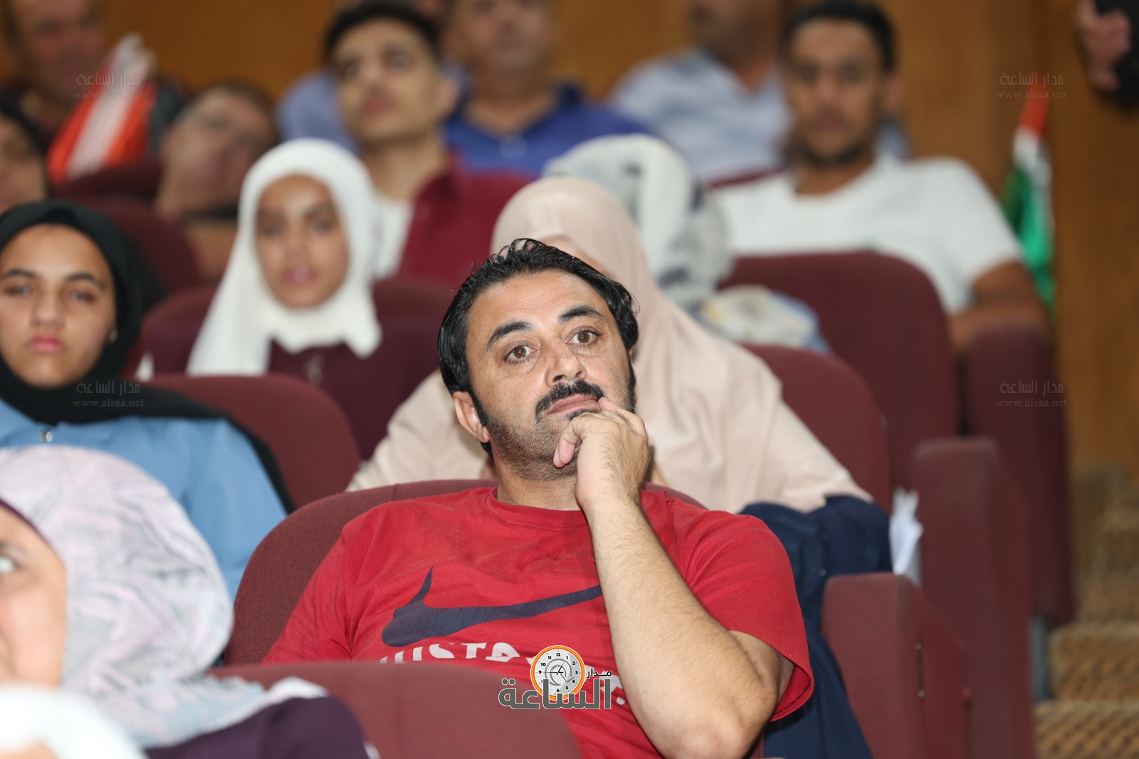 Madar Al-Saa Images 0.9581560956789325