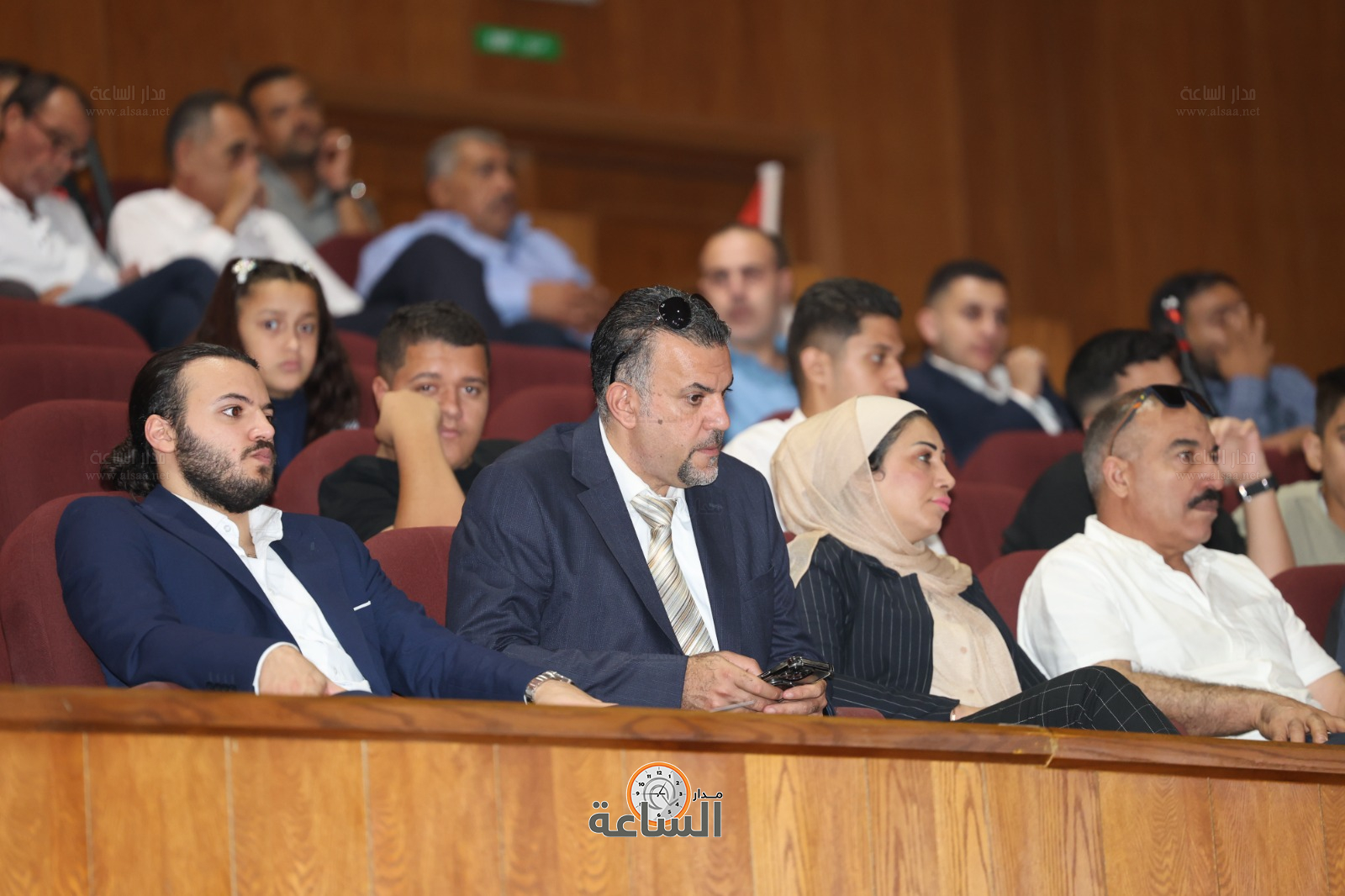 Madar Al-Saa Images 0.17899348383500535