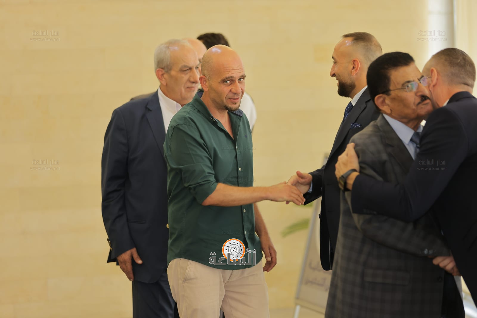 Madar Al-Saa Images 0.6192096364939197