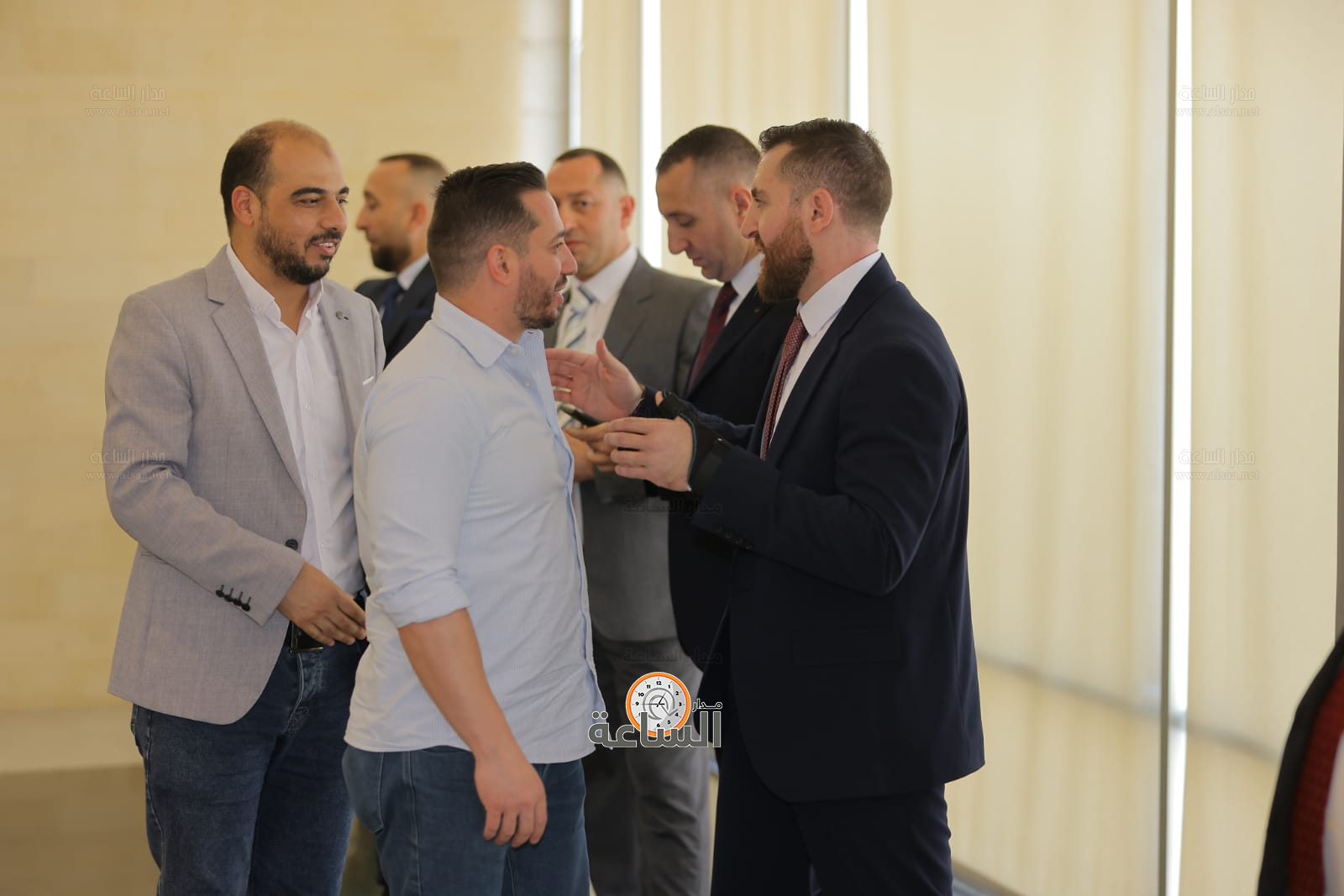 Madar Al-Saa Images 0.4289302664721536