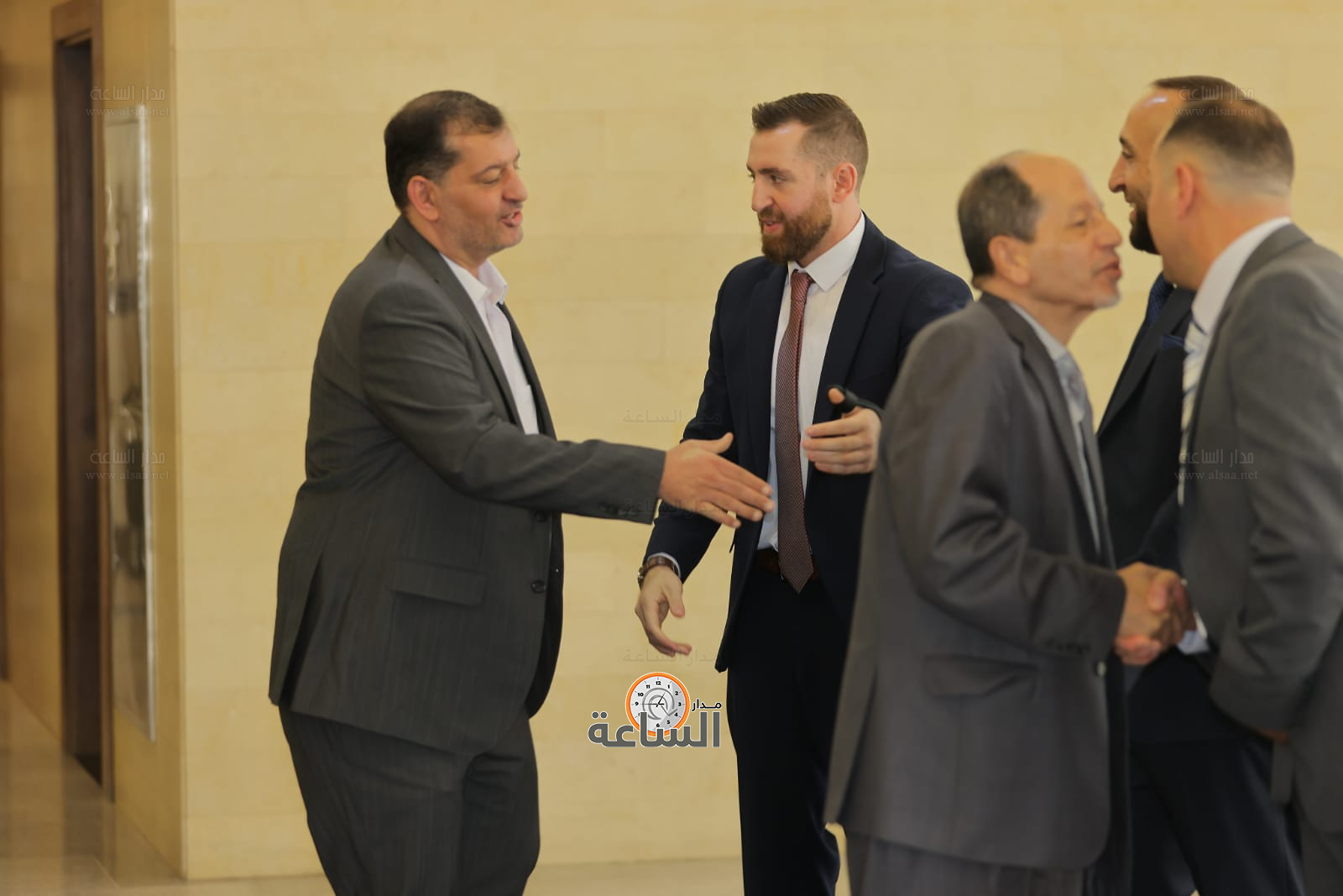 Madar Al-Saa Images 0.19114636923740735