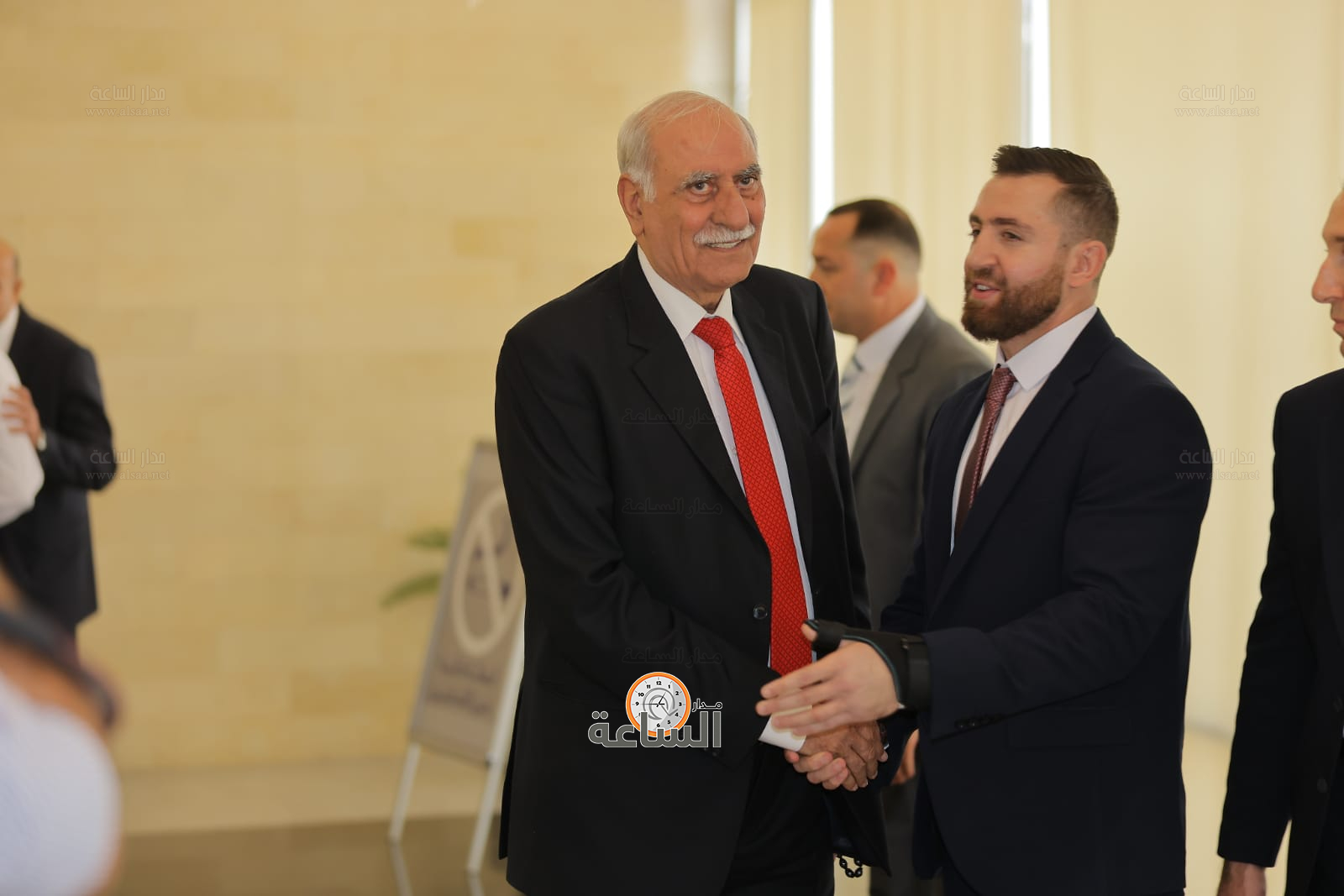 Madar Al-Saa Images 0.7834341155417162