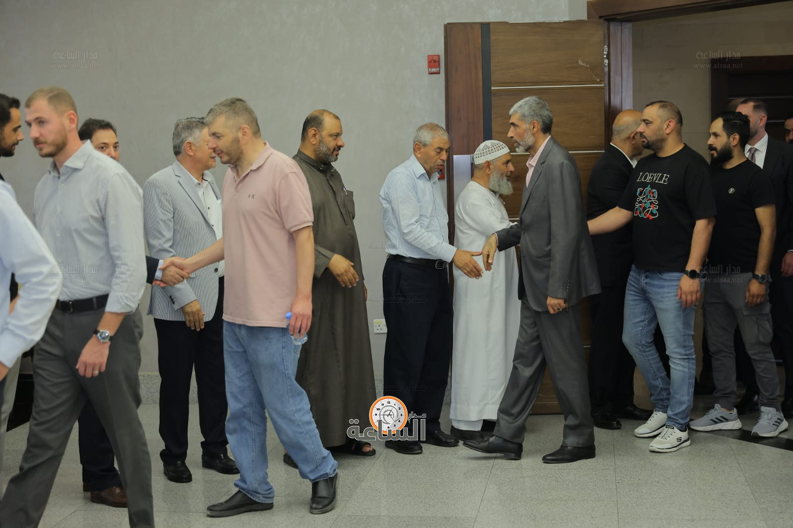 Madar Al-Saa Images 0.8232648312195617