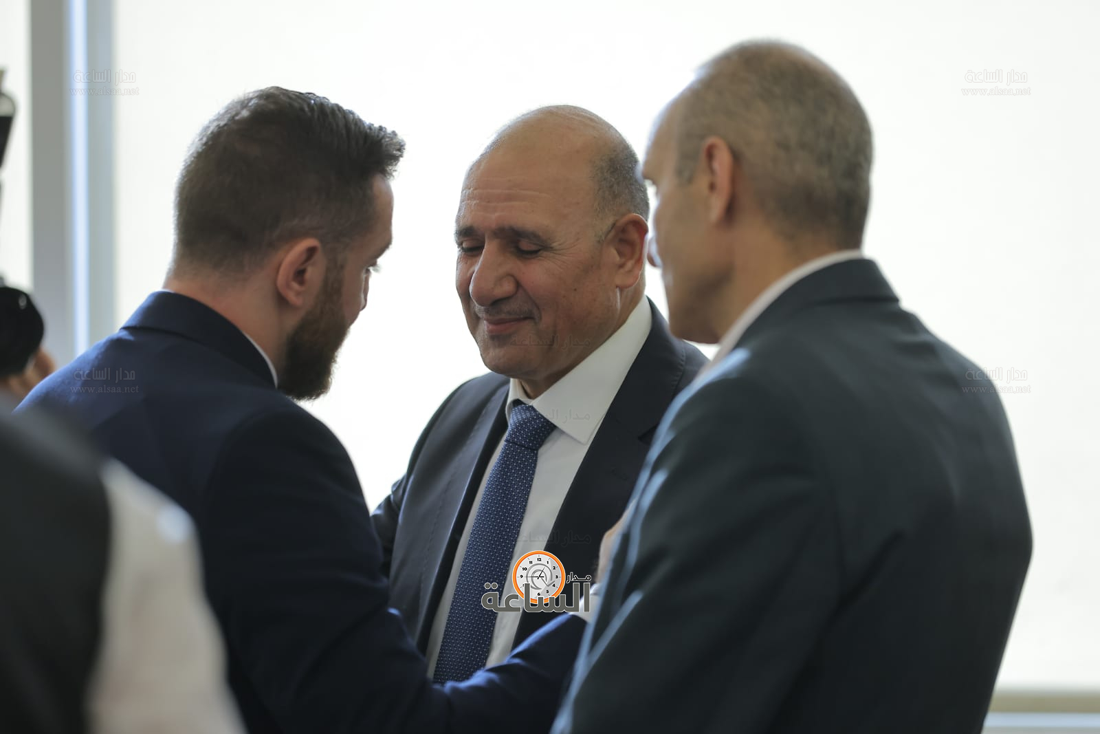 Madar Al-Saa Images 0.8610899509319235