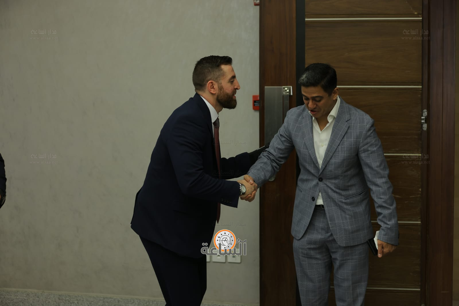 Madar Al-Saa Images 0.49853762941895396