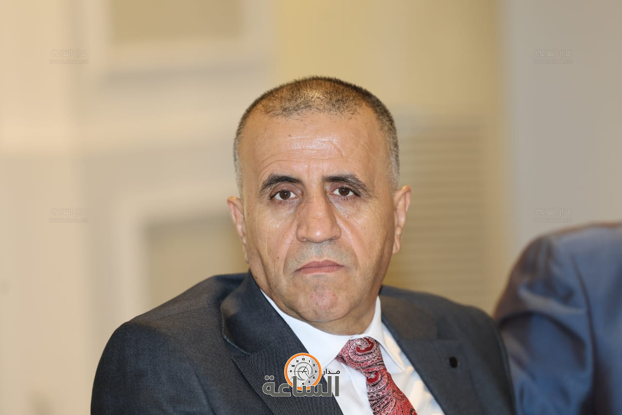 Madar Al-Saa Images 0.7437929920496054