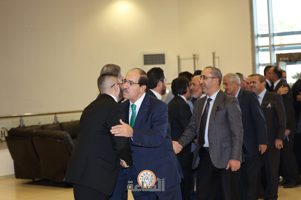 Madar Al-Saa Images 0.483805702075526