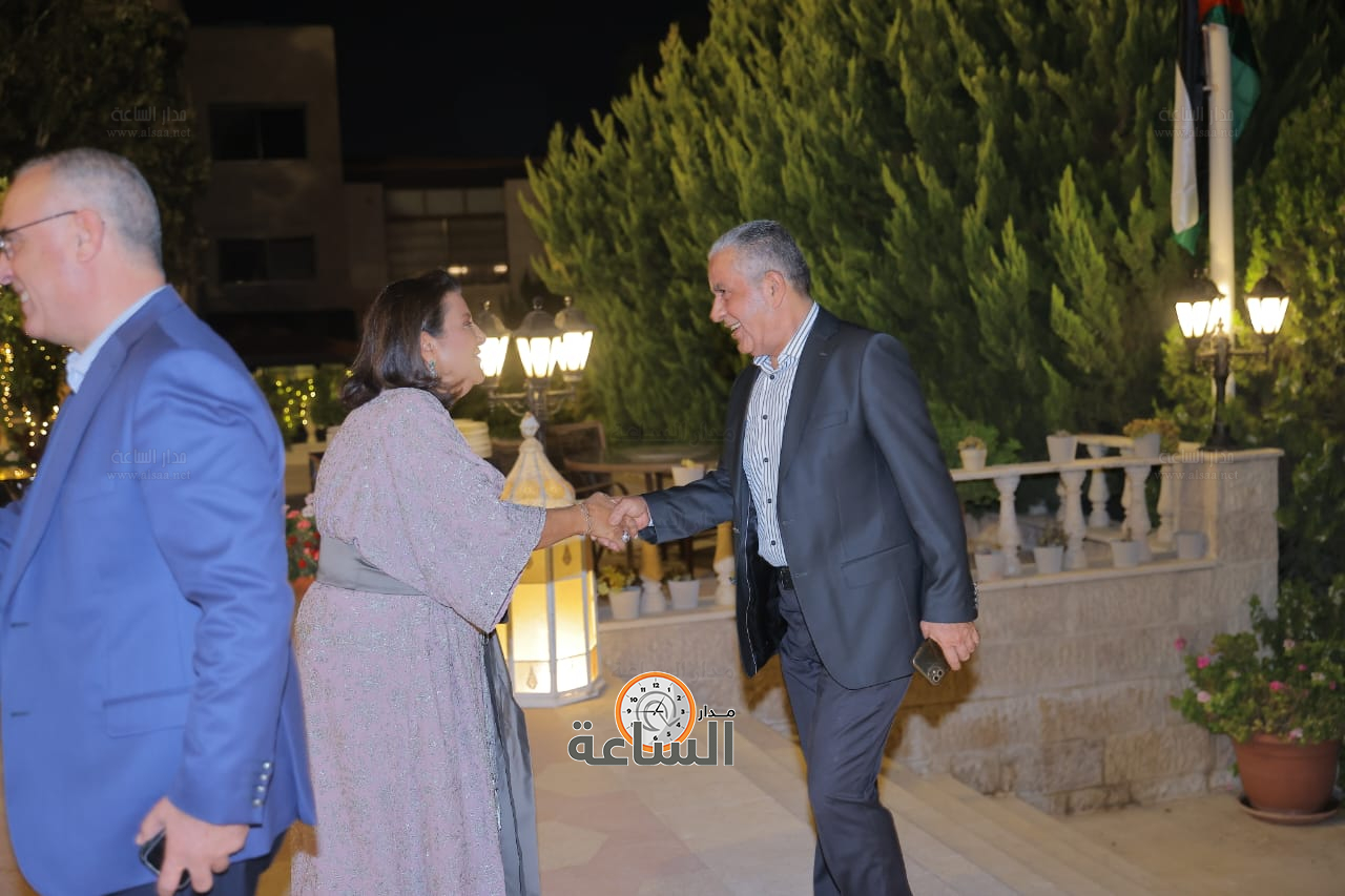 Madar Al-Saa Images 0.9919245791645204