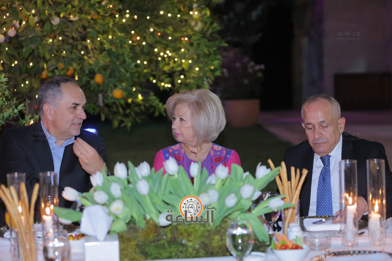 Madar Al-Saa Images 0.46429449058413974