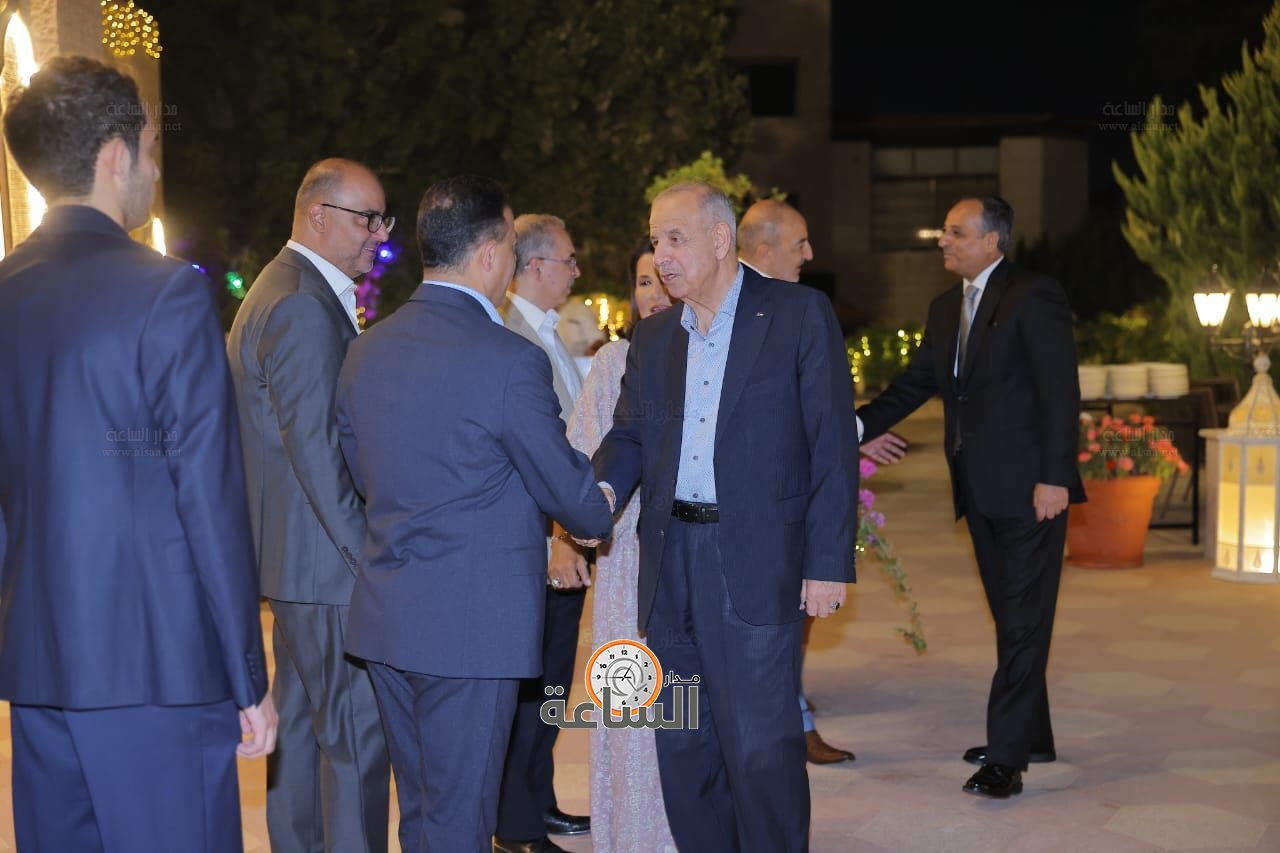 Madar Al-Saa Images 0.6840647461990139