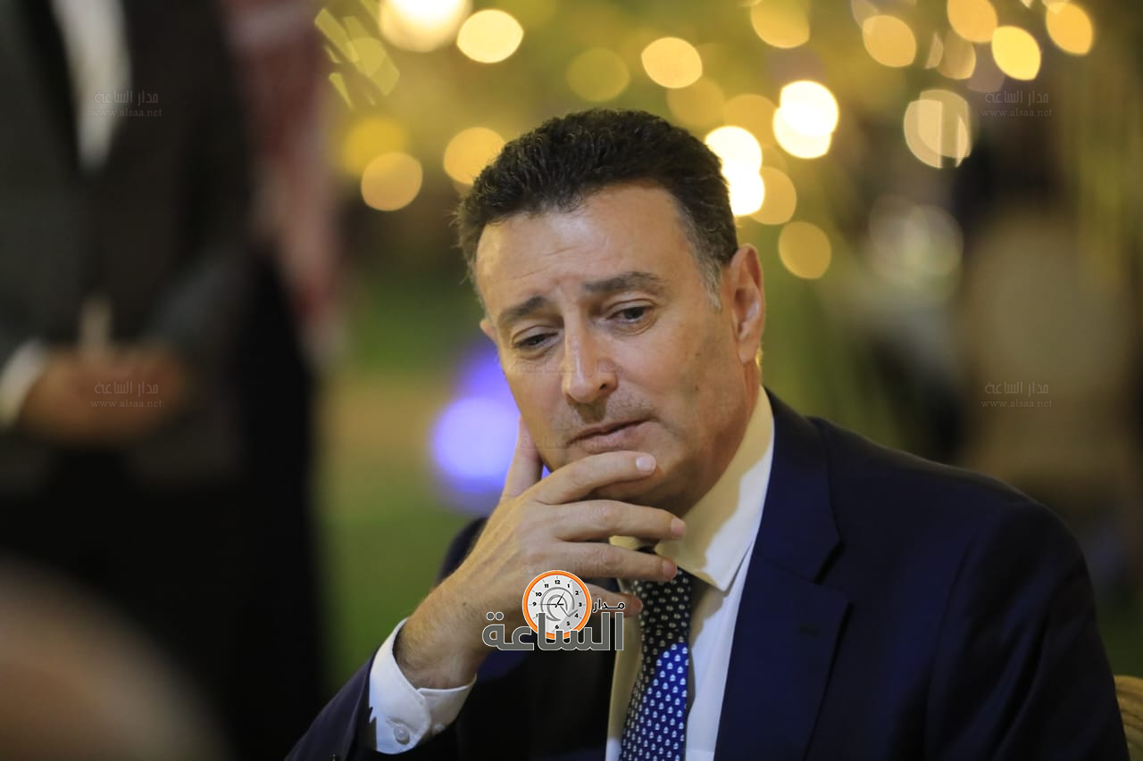 Madar Al-Saa Images 0.7391342819940605