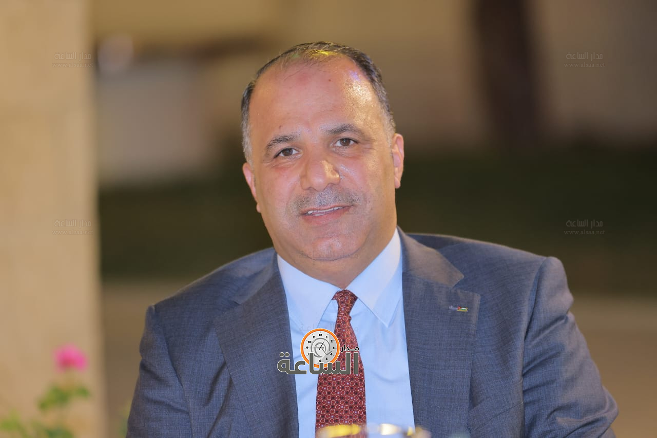 Madar Al-Saa Images 0.42874871861252273