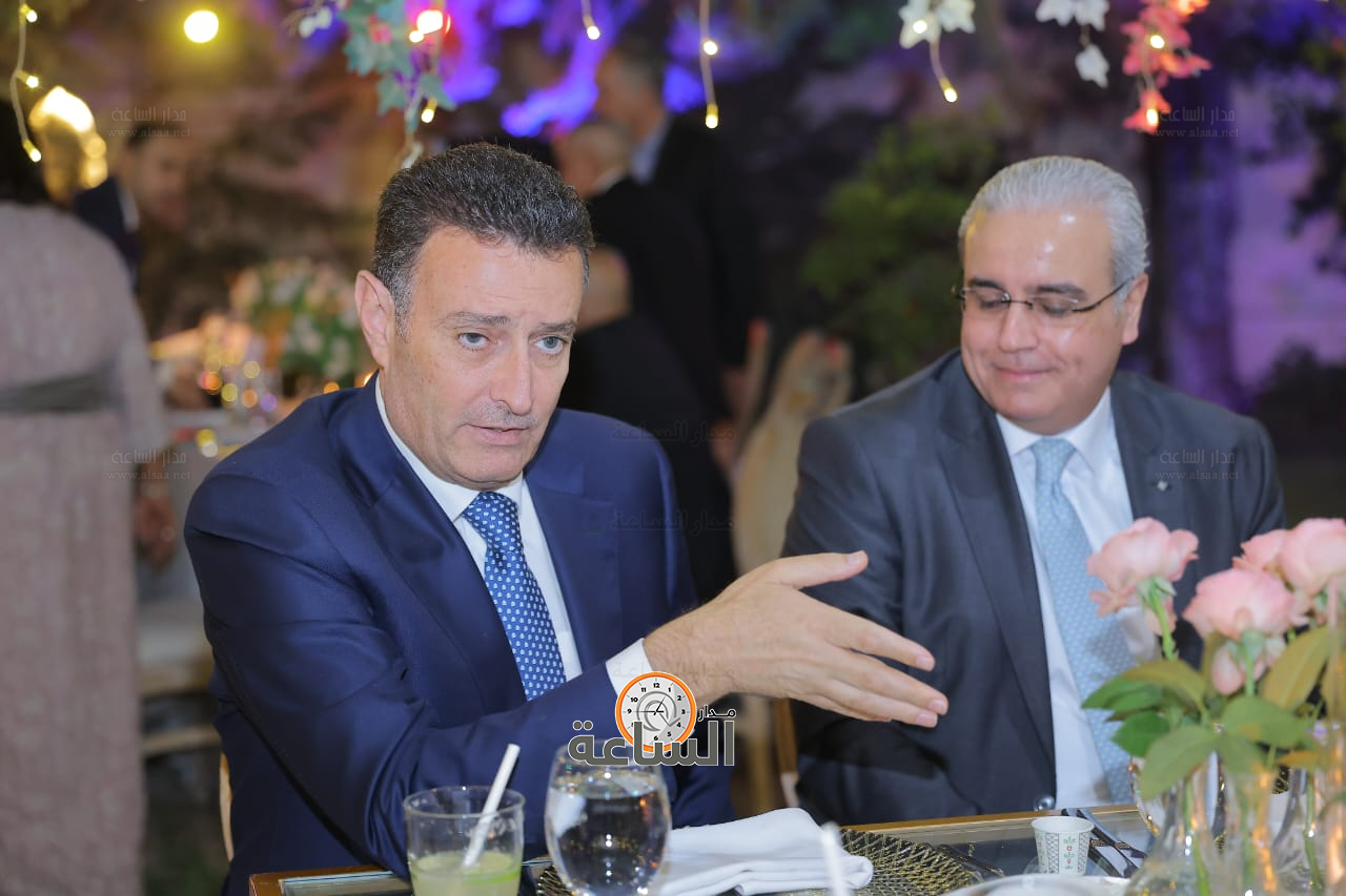 Madar Al-Saa Images 0.469726768167421