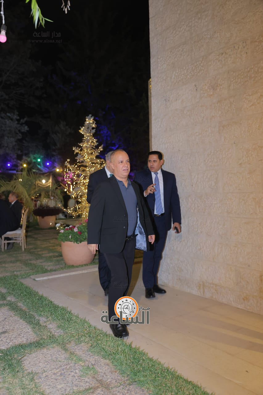 Madar Al-Saa Images 0.8886652649114152