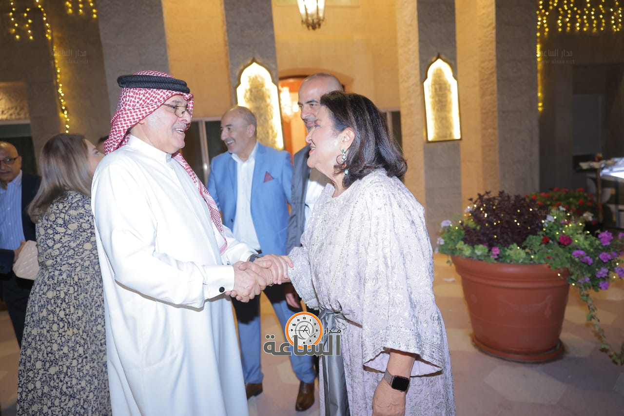 Madar Al-Saa Images 0.5625856588124869