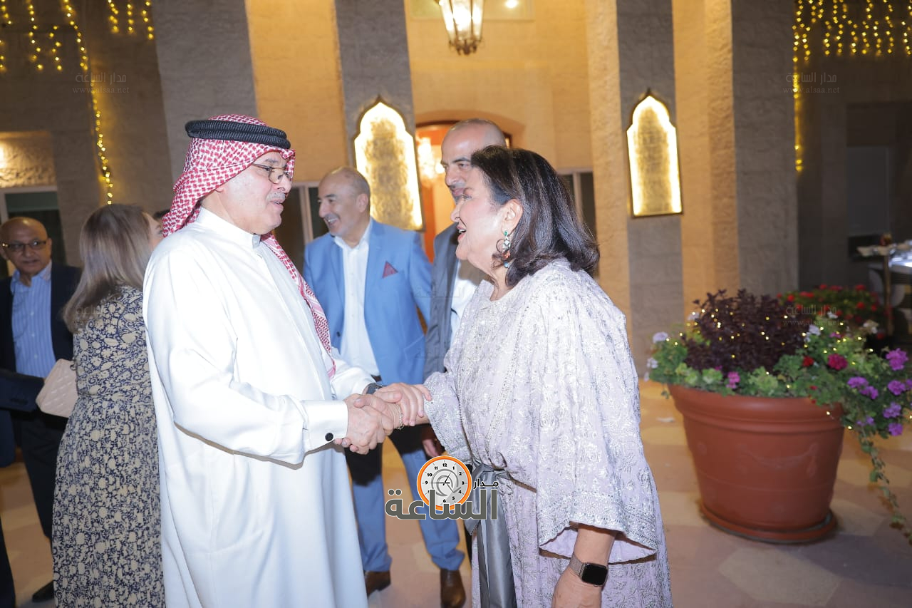 Madar Al-Saa Images 0.03444138669619656