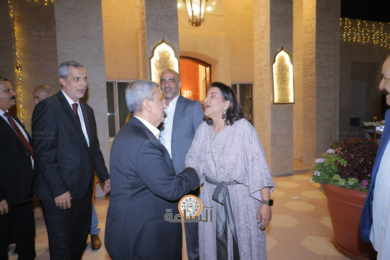 Madar Al-Saa Images 0.6623346307515809