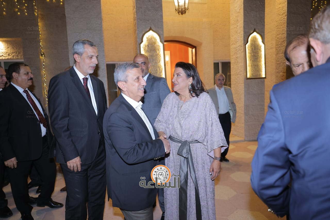 Madar Al-Saa Images 0.979098976208467