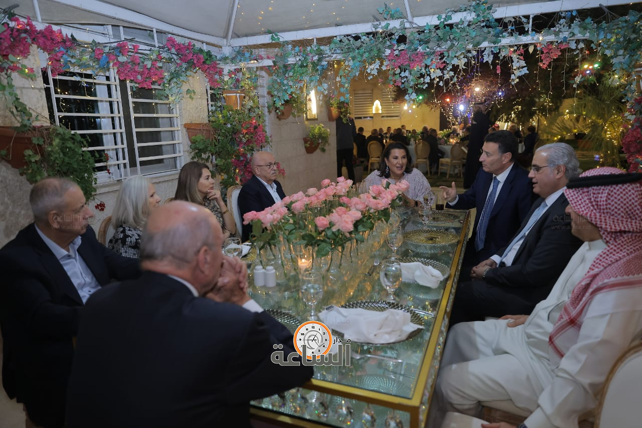 Madar Al-Saa Images 0.04637363904105585