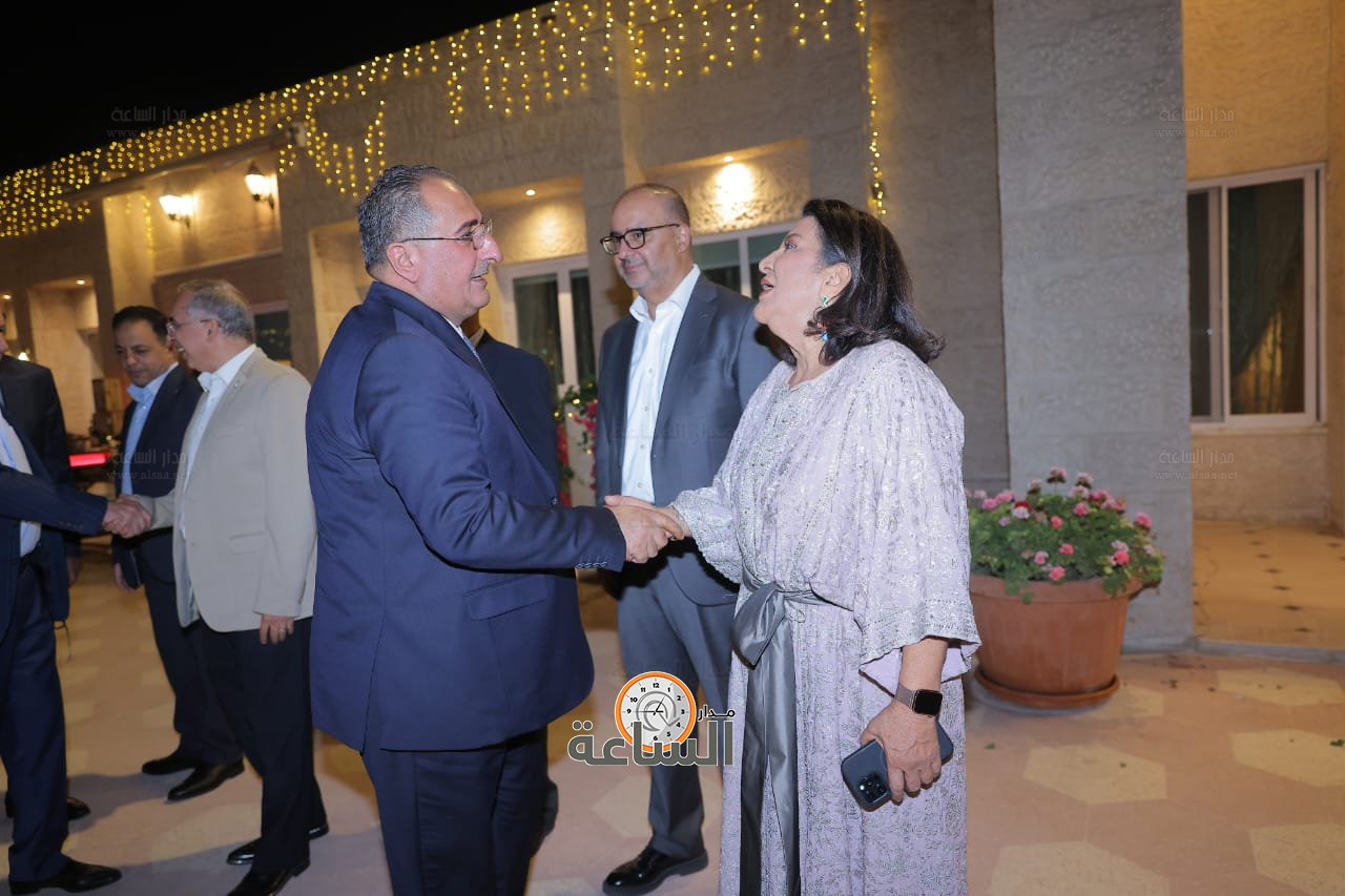 Madar Al-Saa Images 0.42582158141482995