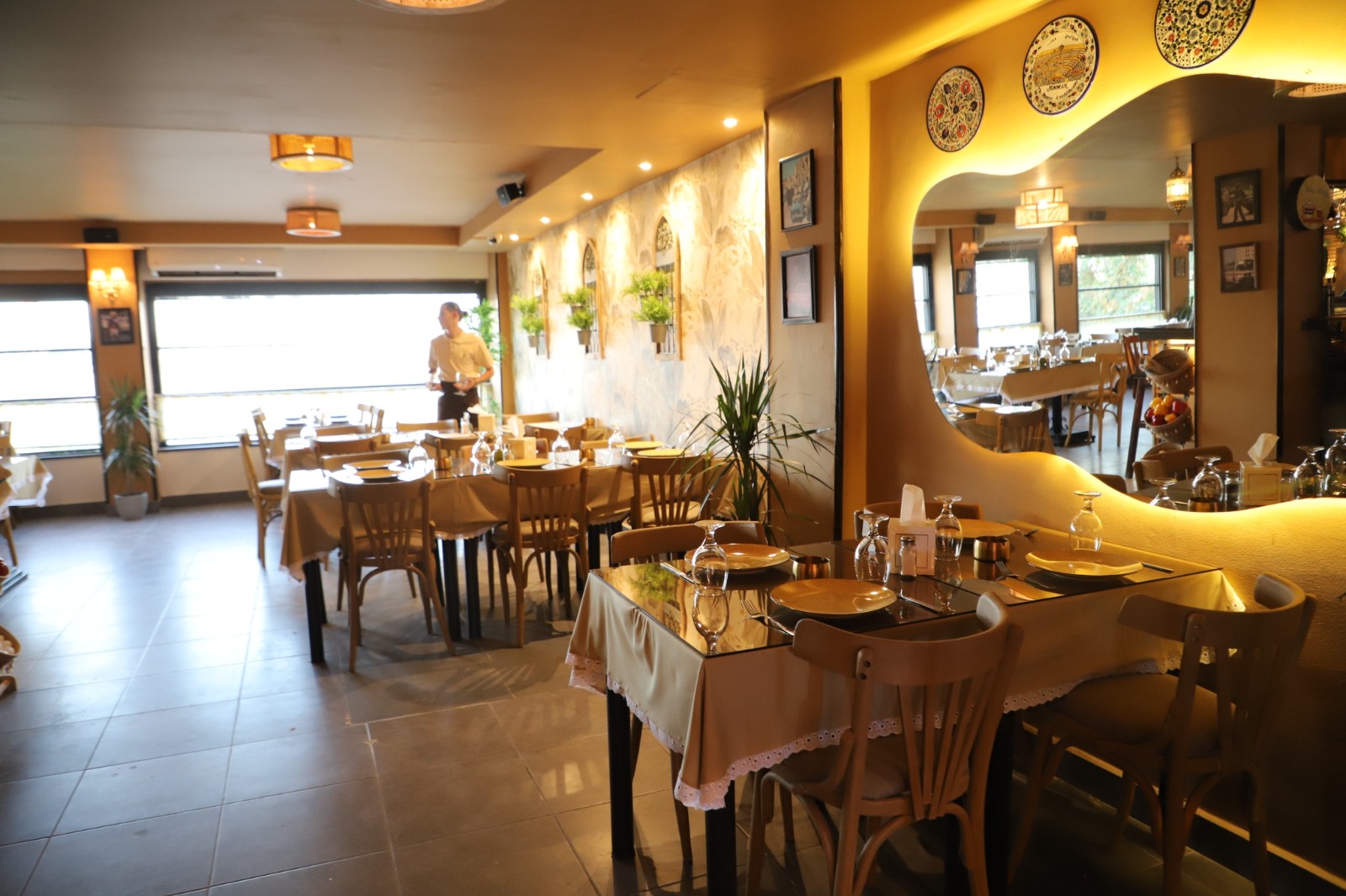 Madar Al-Saa Images 0.9802541235144329