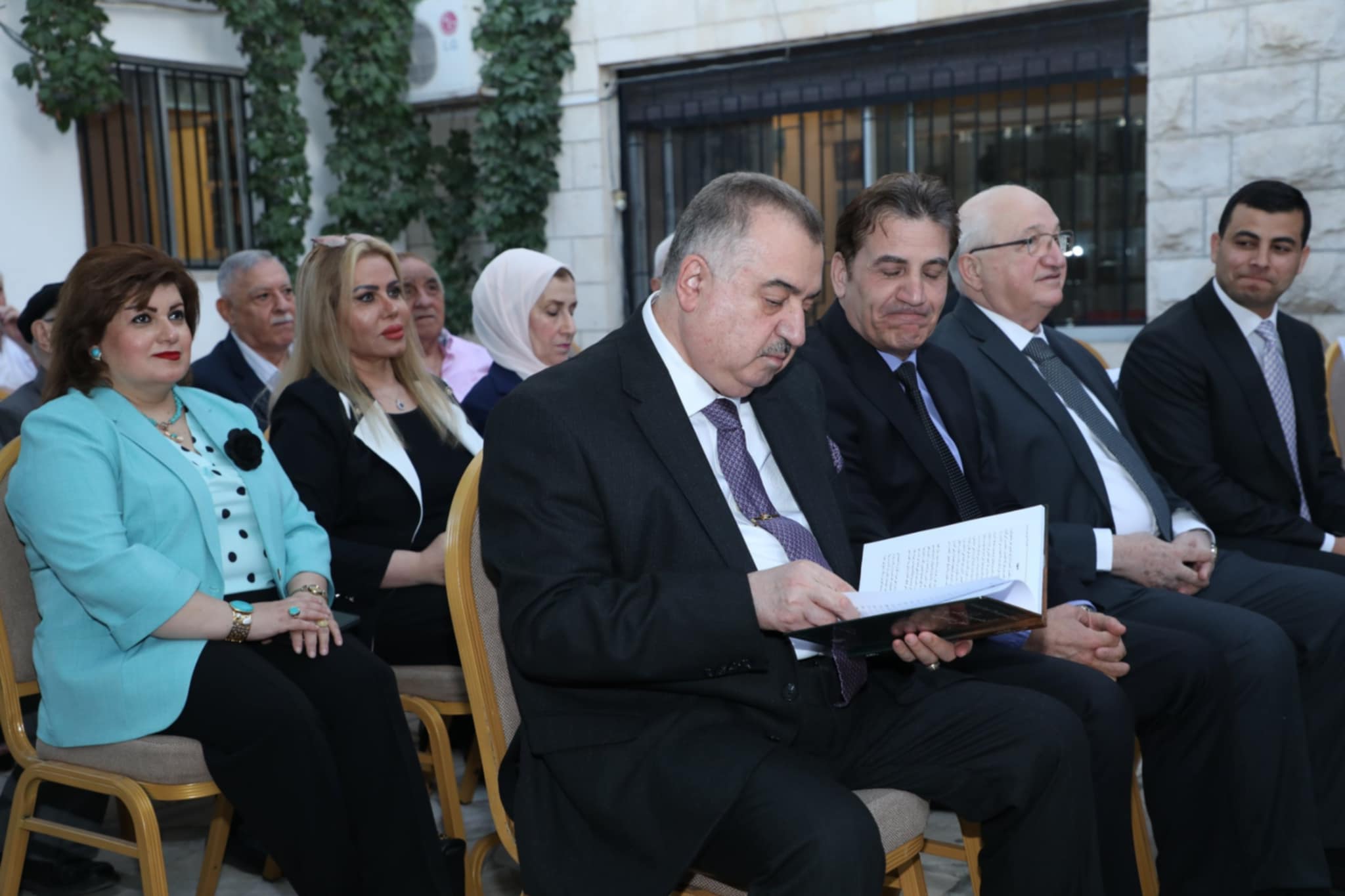 Madar Al-Saa Images 0.1528484354677132