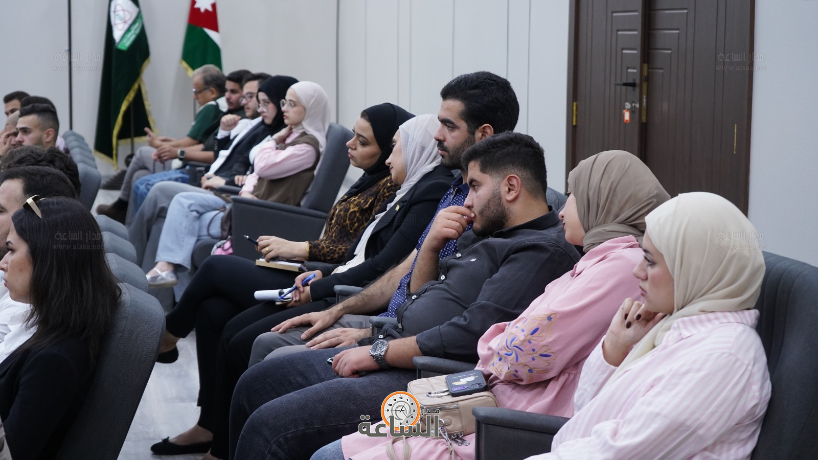 Madar Al-Saa Images 0.15015862565310467