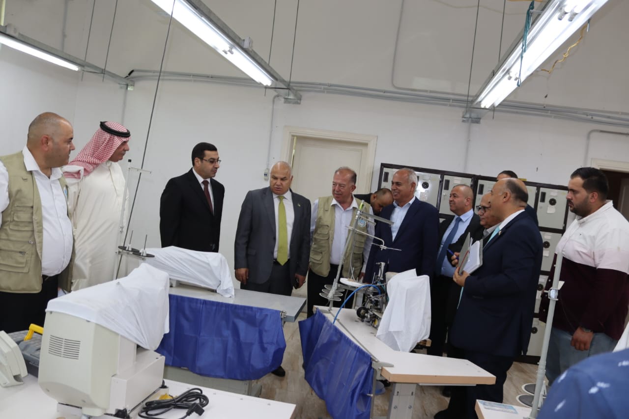 Madar Al-Saa Images 0.7792636381124446