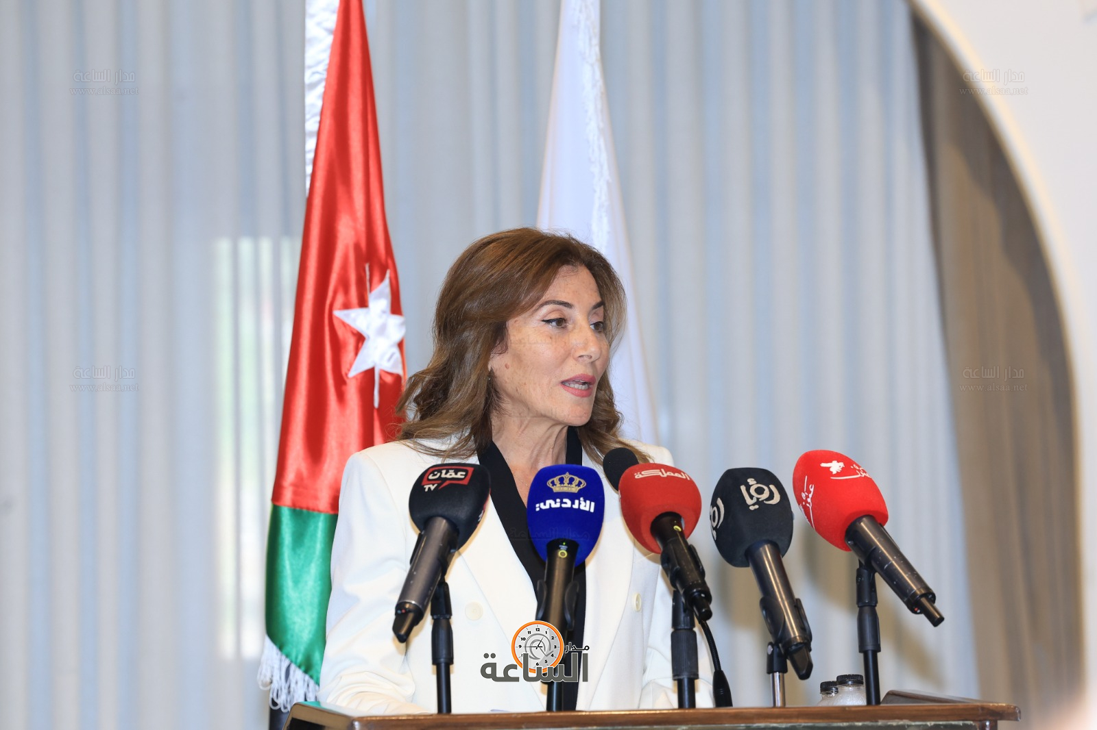 Madar Al-Saa Images 0.3971070588452279