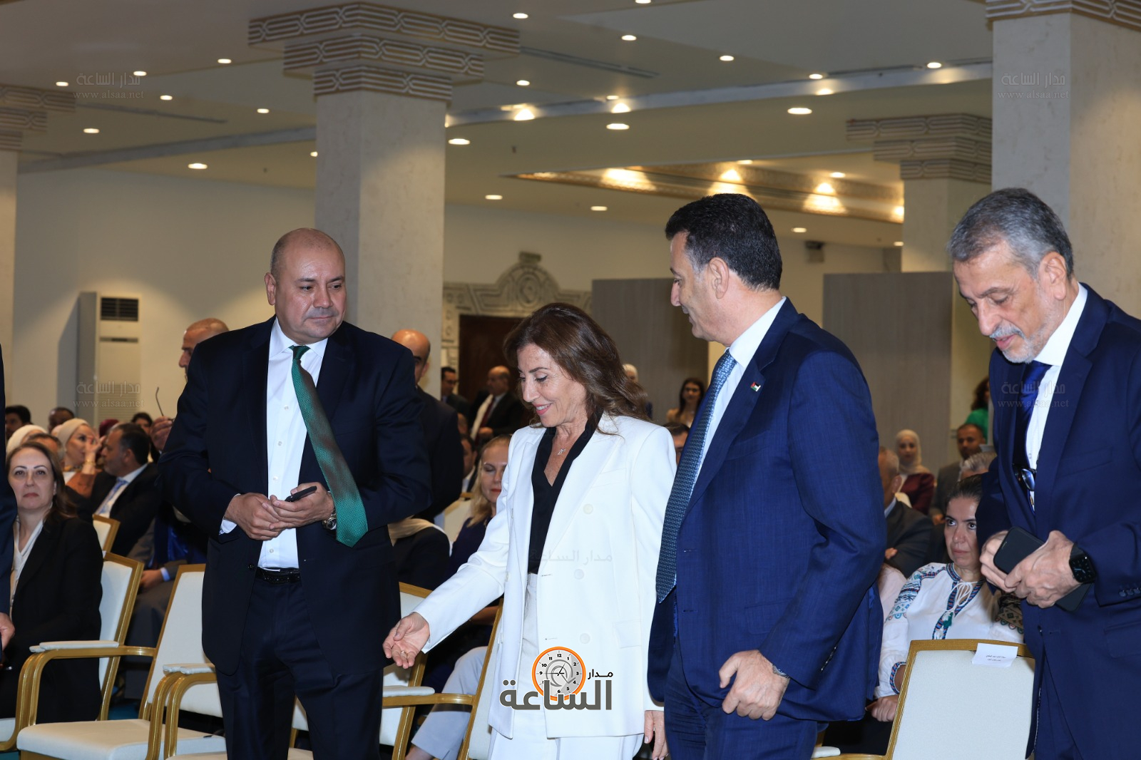 Madar Al-Saa Images 0.038434147355600246