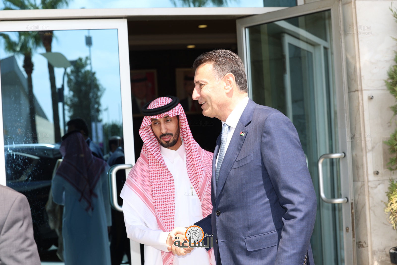 Madar Al-Saa Images 0.733874557357272