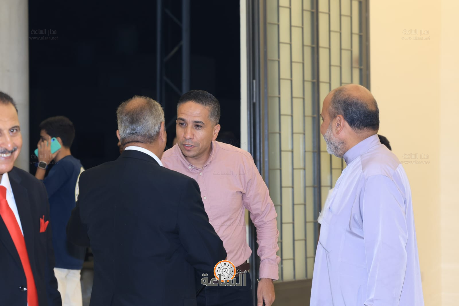 Madar Al-Saa Images 0.45130819769239405