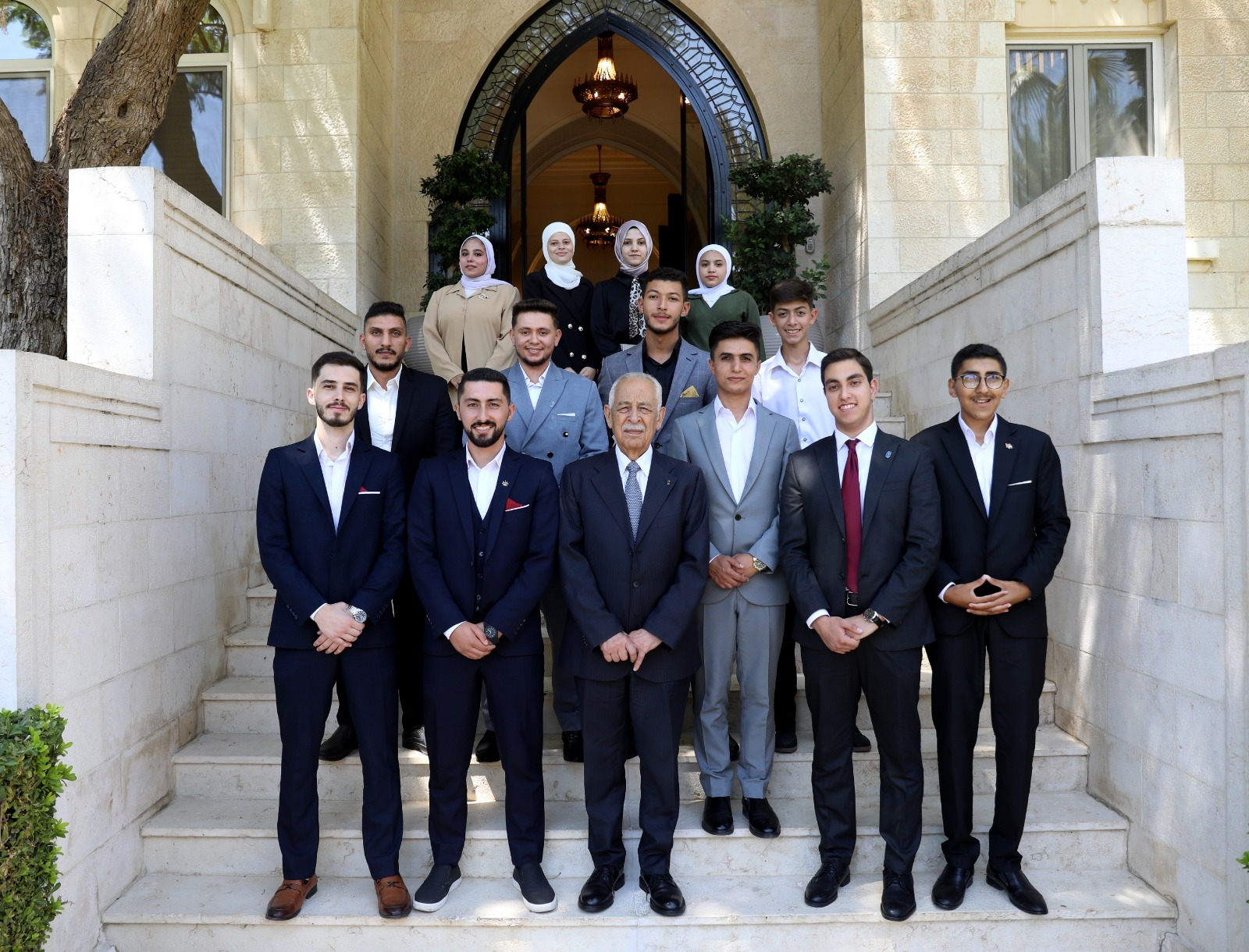 Madar Al-Saa Images 0.28931558917474975