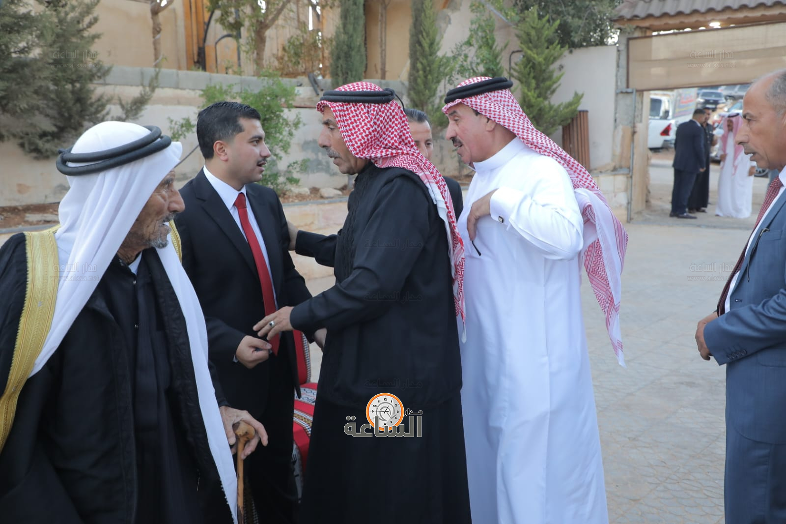 Madar Al-Saa Images 0.2050566190187687