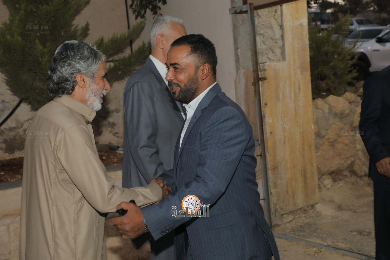 Madar Al-Saa Images 0.17436789378928175