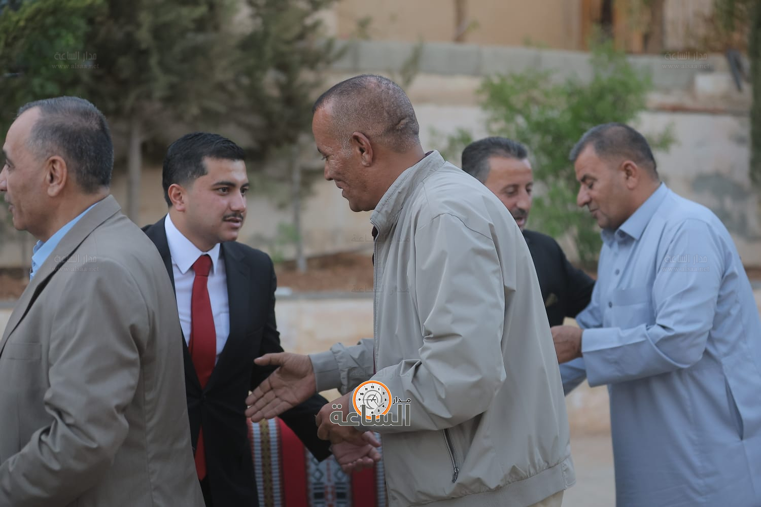 Madar Al-Saa Images 0.4320448560467305