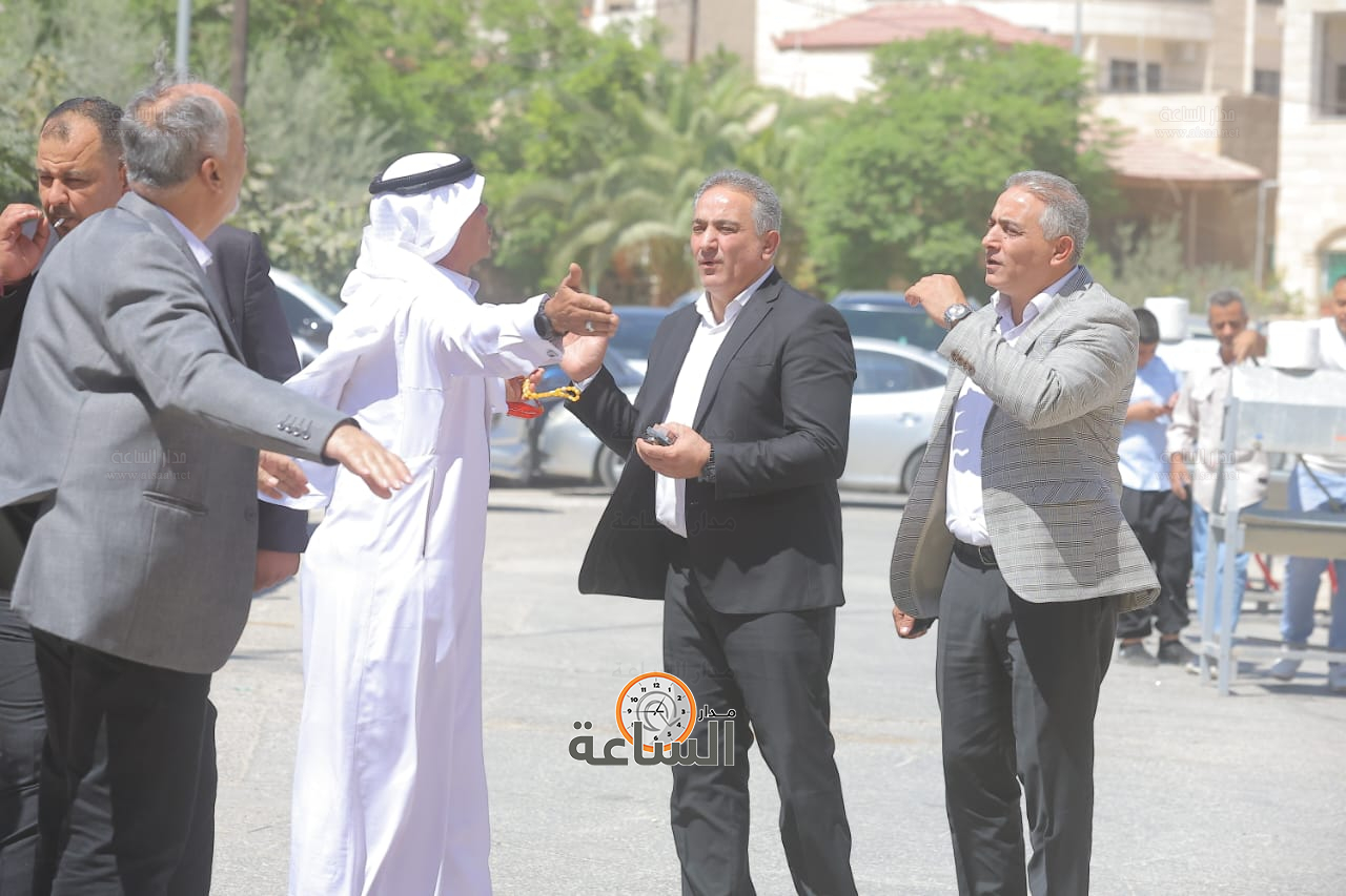 Madar Al-Saa Images 0.47895427080045905