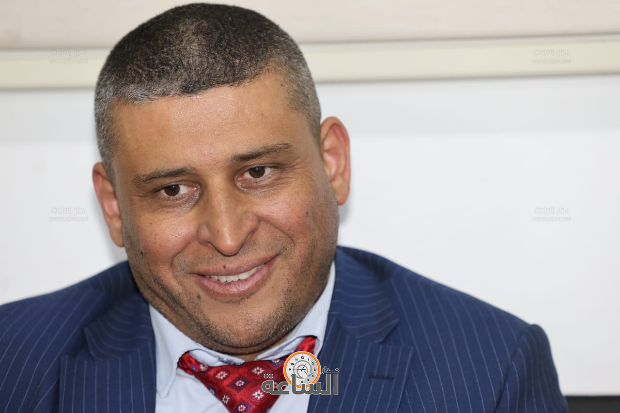 Madar Al-Saa Images 0.6402726730224975