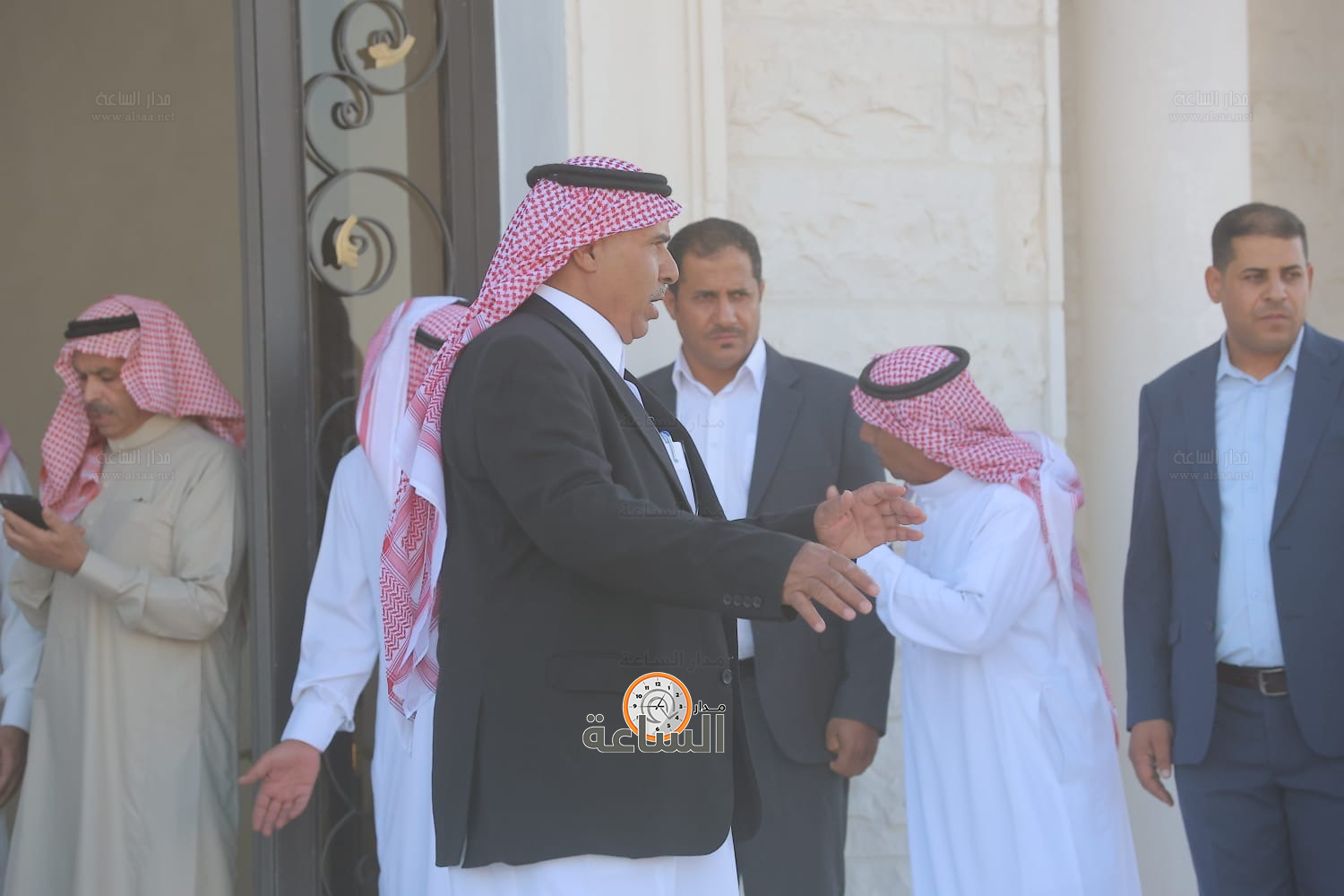 Madar Al-Saa Images 0.6442070397082024