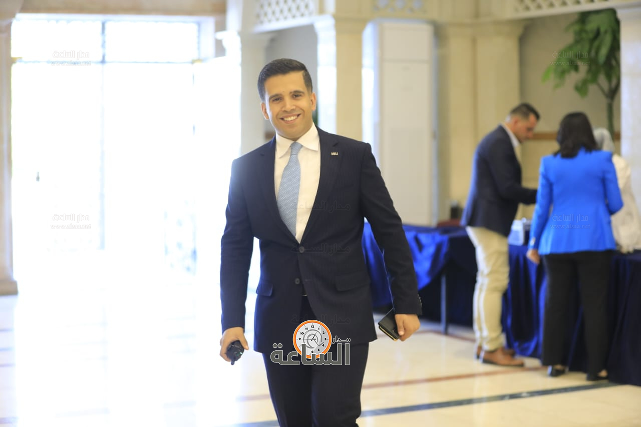 Madar Al-Saa Images 0.43713312915799407