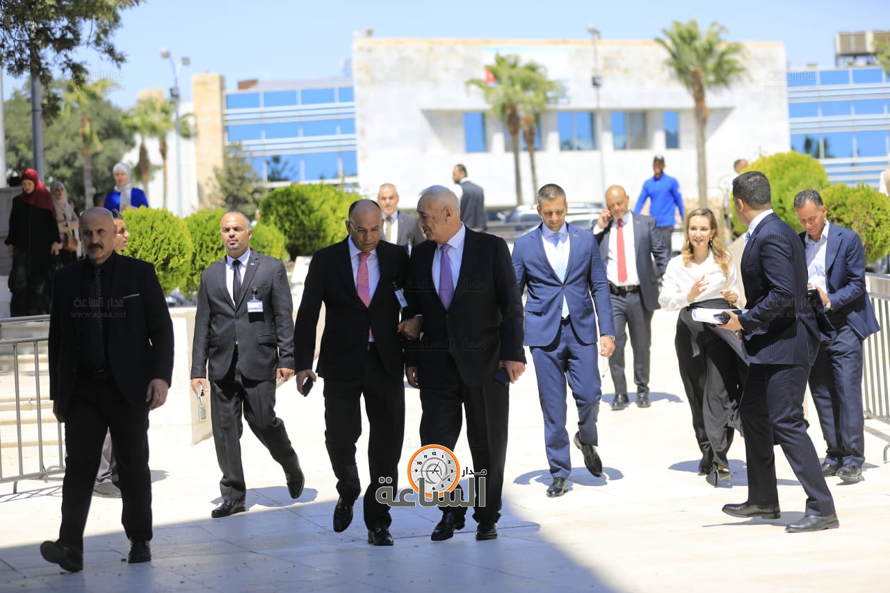 Madar Al-Saa Images 0.7133782272895668