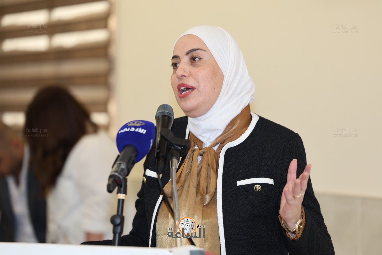 Madar Al-Saa Images 0.9090571080513566