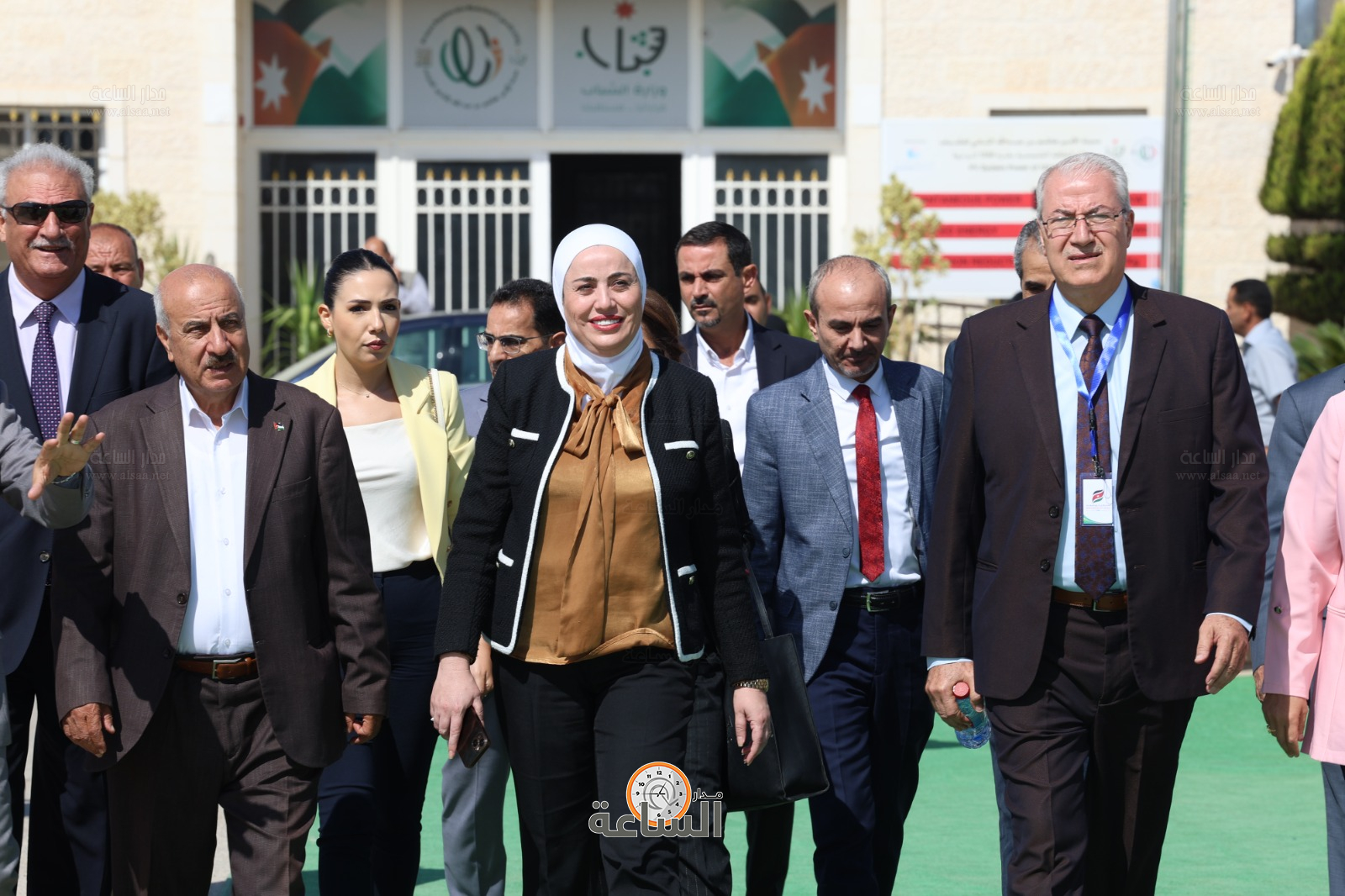 Madar Al-Saa Images 0.8836709188399821