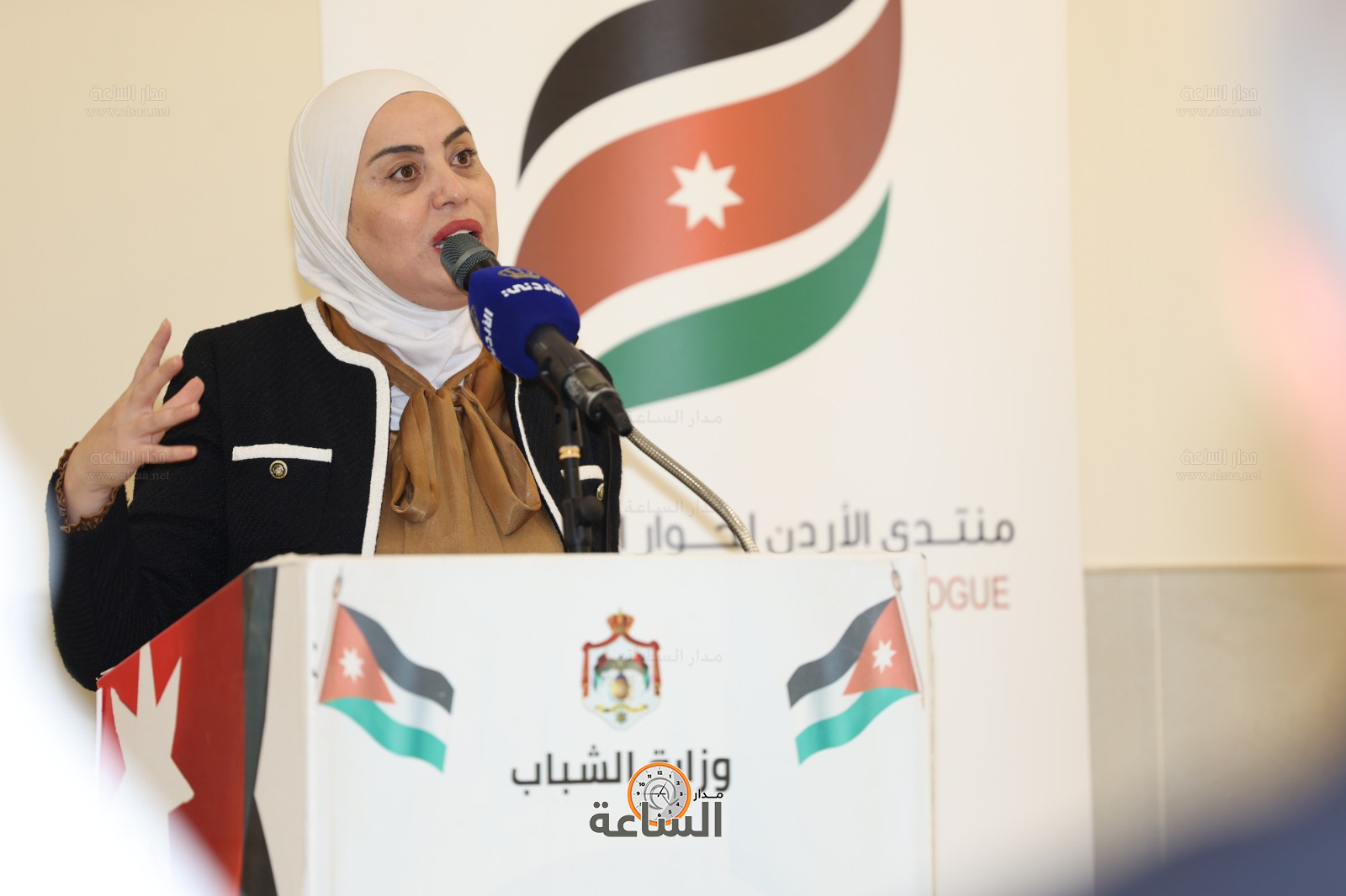 Madar Al-Saa Images 0.48231344573058965