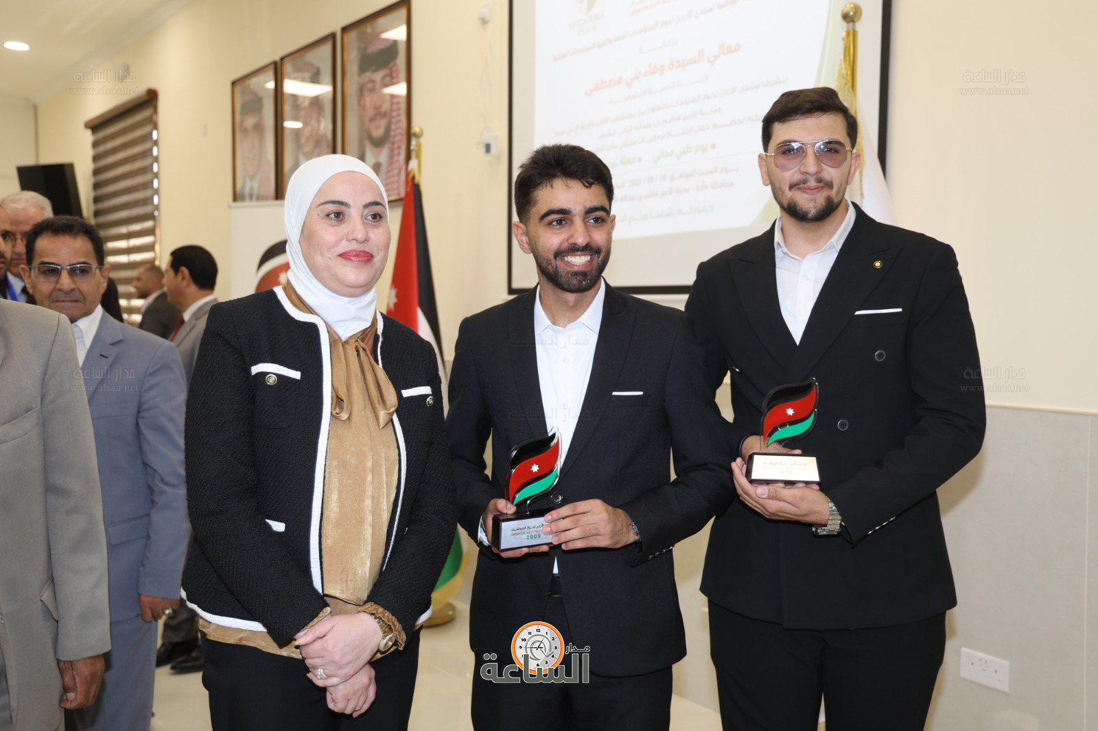 Madar Al-Saa Images 0.37094468438312944