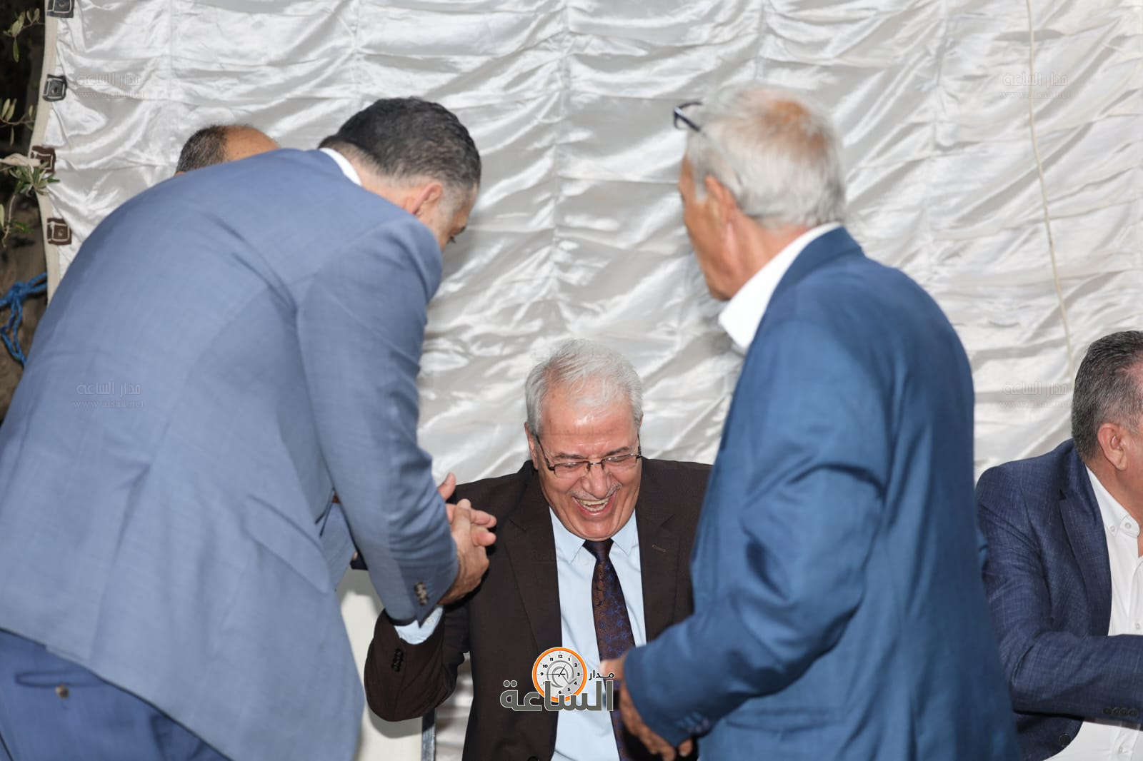 Madar Al-Saa Images 0.4117234135403316