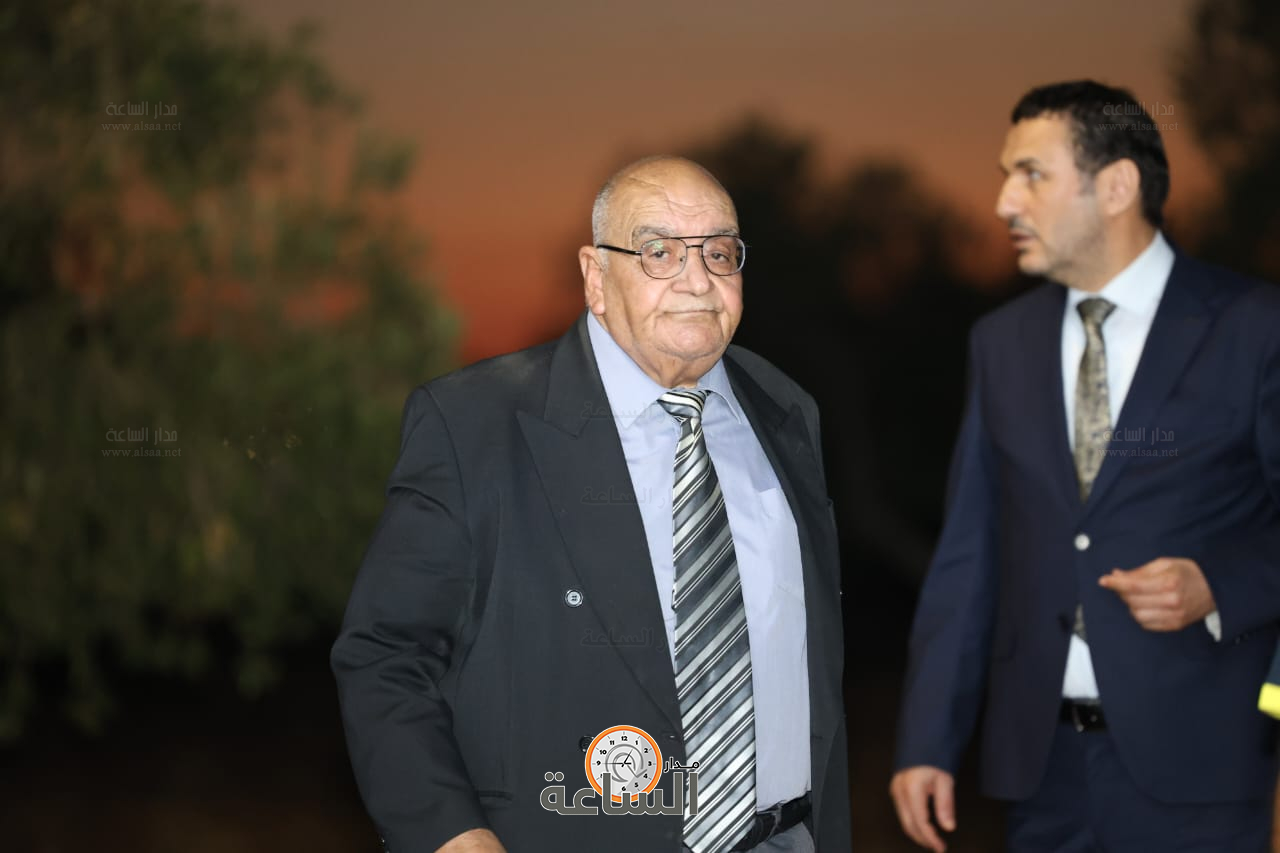 Madar Al-Saa Images 0.558436044824171