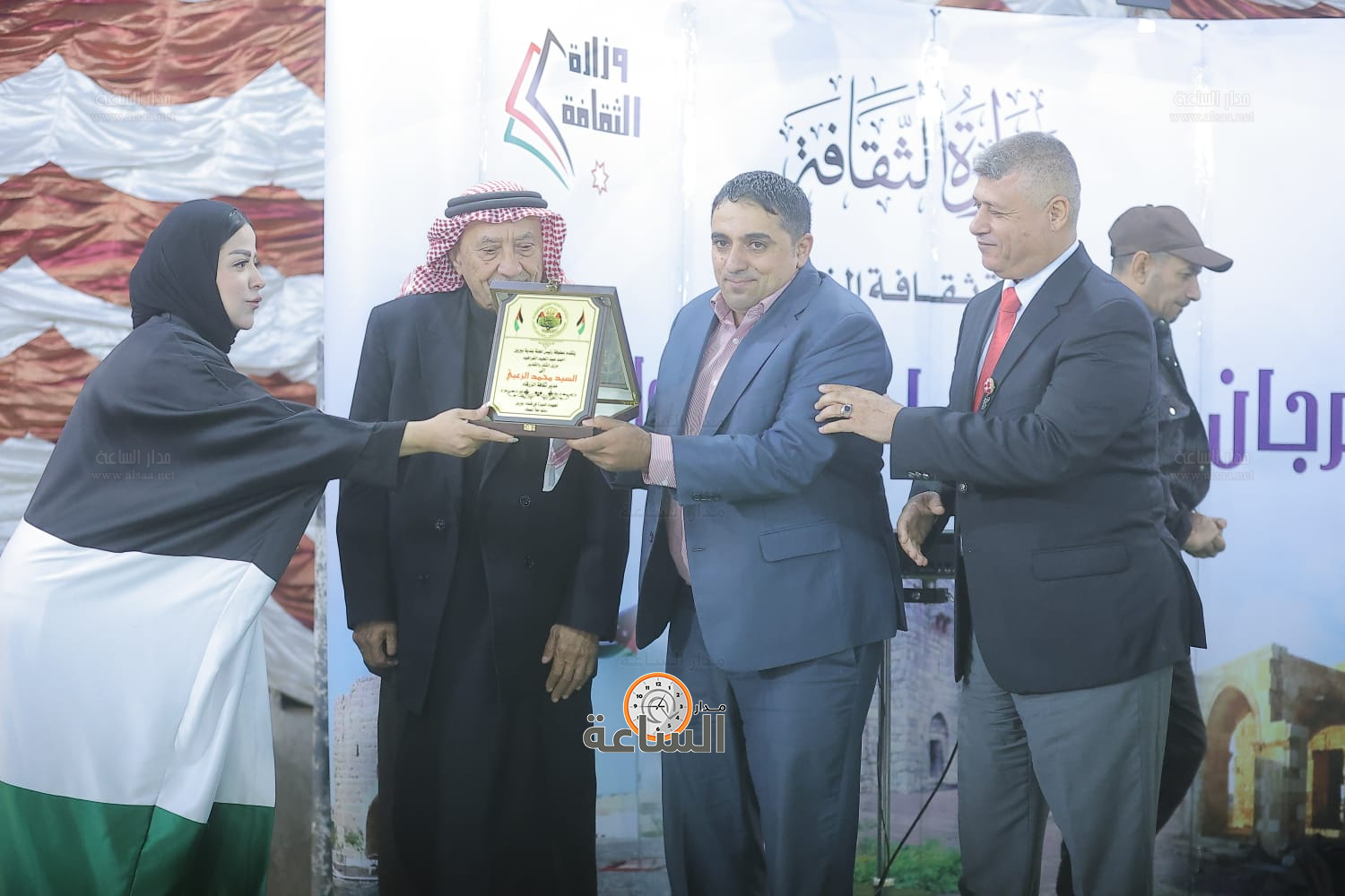 Madar Al-Saa Images 0.9836289432066841