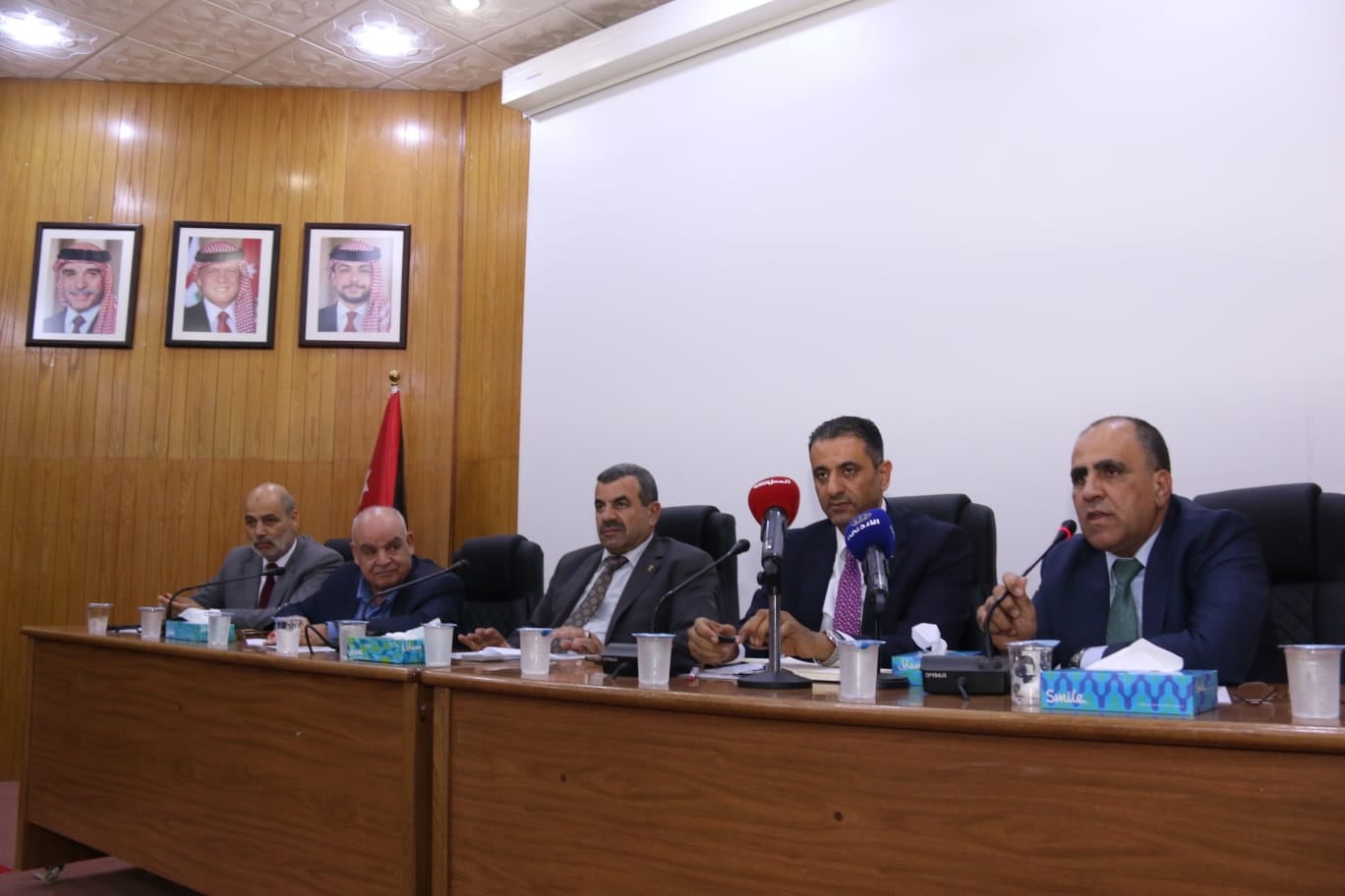 Madar Al-Saa Images 0.11313402302460862