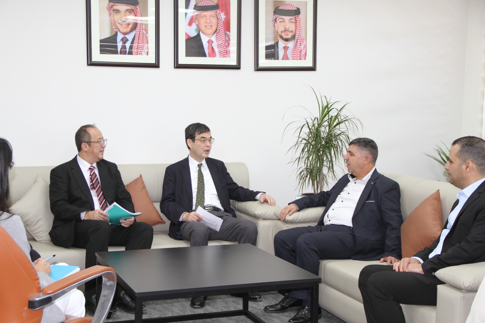 Madar Al-Saa Images 0.5883384550322